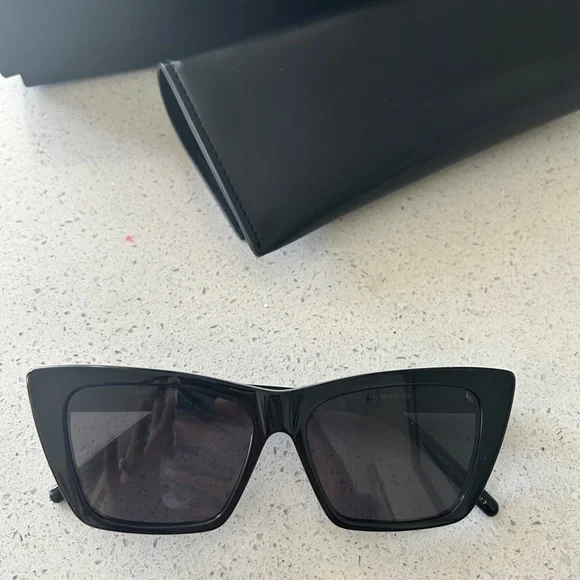 Black Cat-Eye Sunglasses - Picture 1 of 6